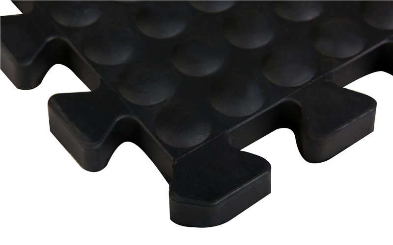 rubber antifatigue mat with interlocking